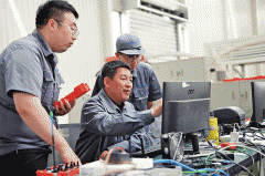 中所有塑料件的出产都正在这个车间完成